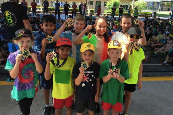 motiv8sports kids holding star